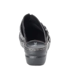 b.o.c Clogs & Mules|Women's , Karley Clog Black Oiled Nubuck