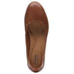 Clarks Flats|Women's , Jenette Ease Flat Tan Solid