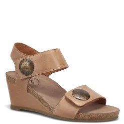 Taos Wedges|Women's , Carousel 3 Sandal Tan