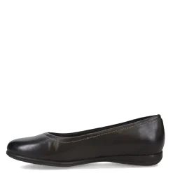 Trotters Flats|Women's , Darcey Flat Black Leather